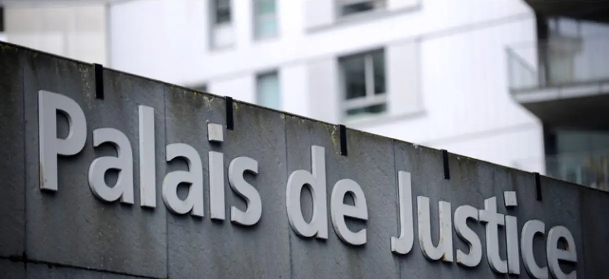 Enseigne d'un palais de justice